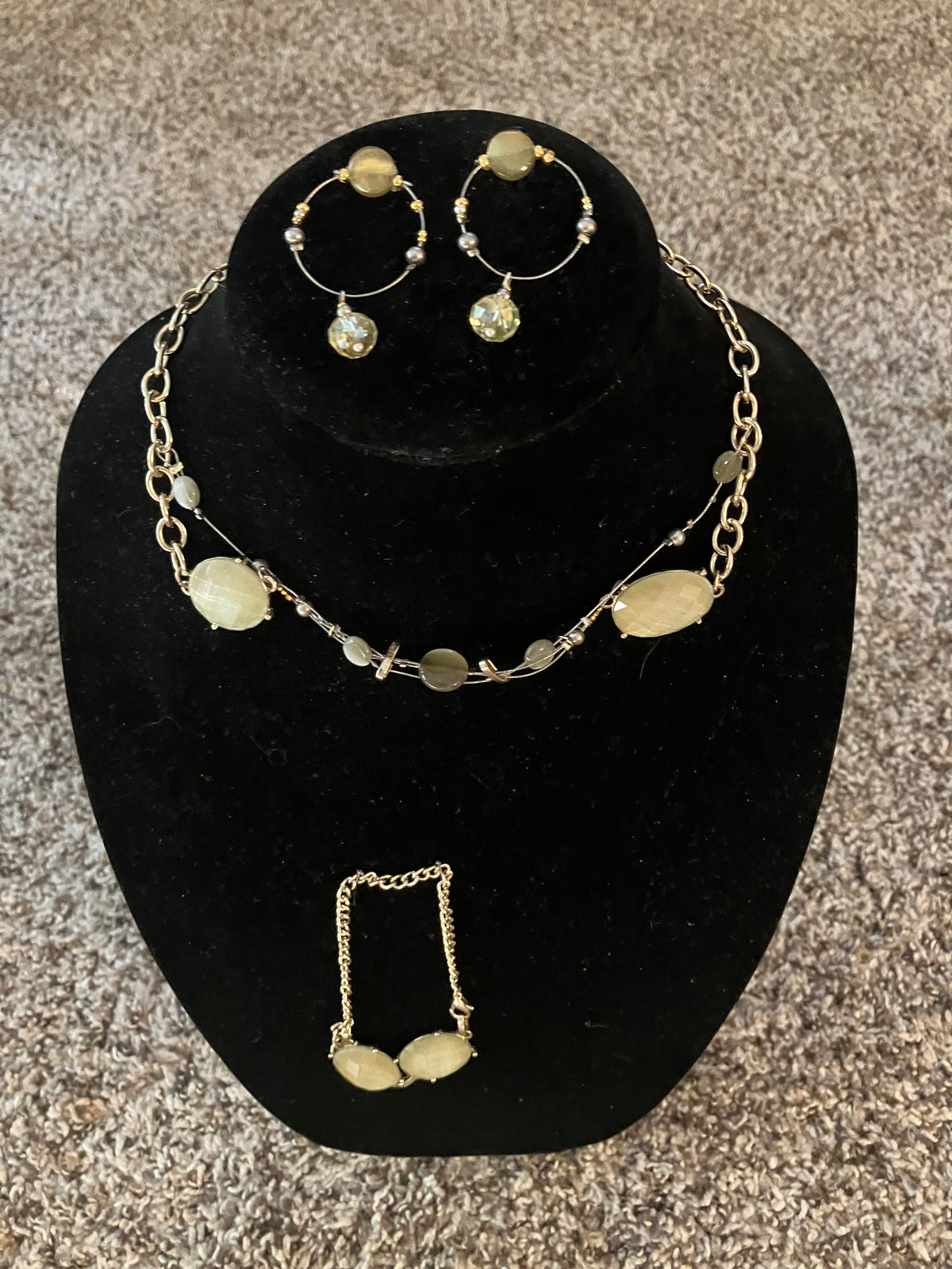 Poison Ivy Gold and Green Jewelry Set